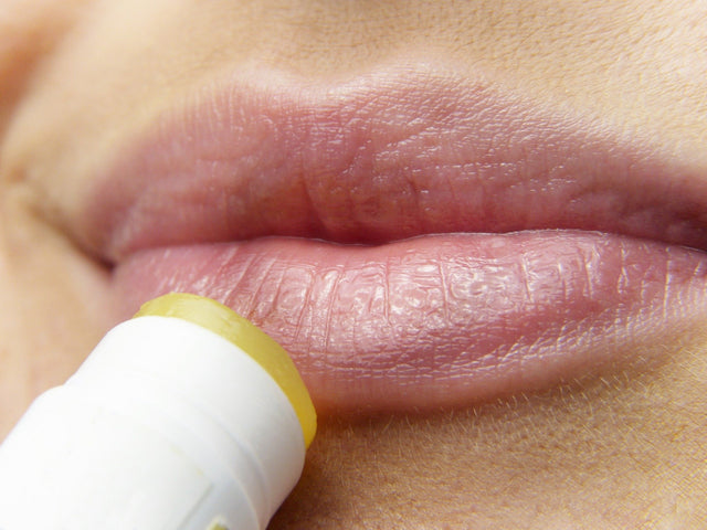 Moeten we ons zorgen maken om hormoonverstorende stoffen in cosmetica?